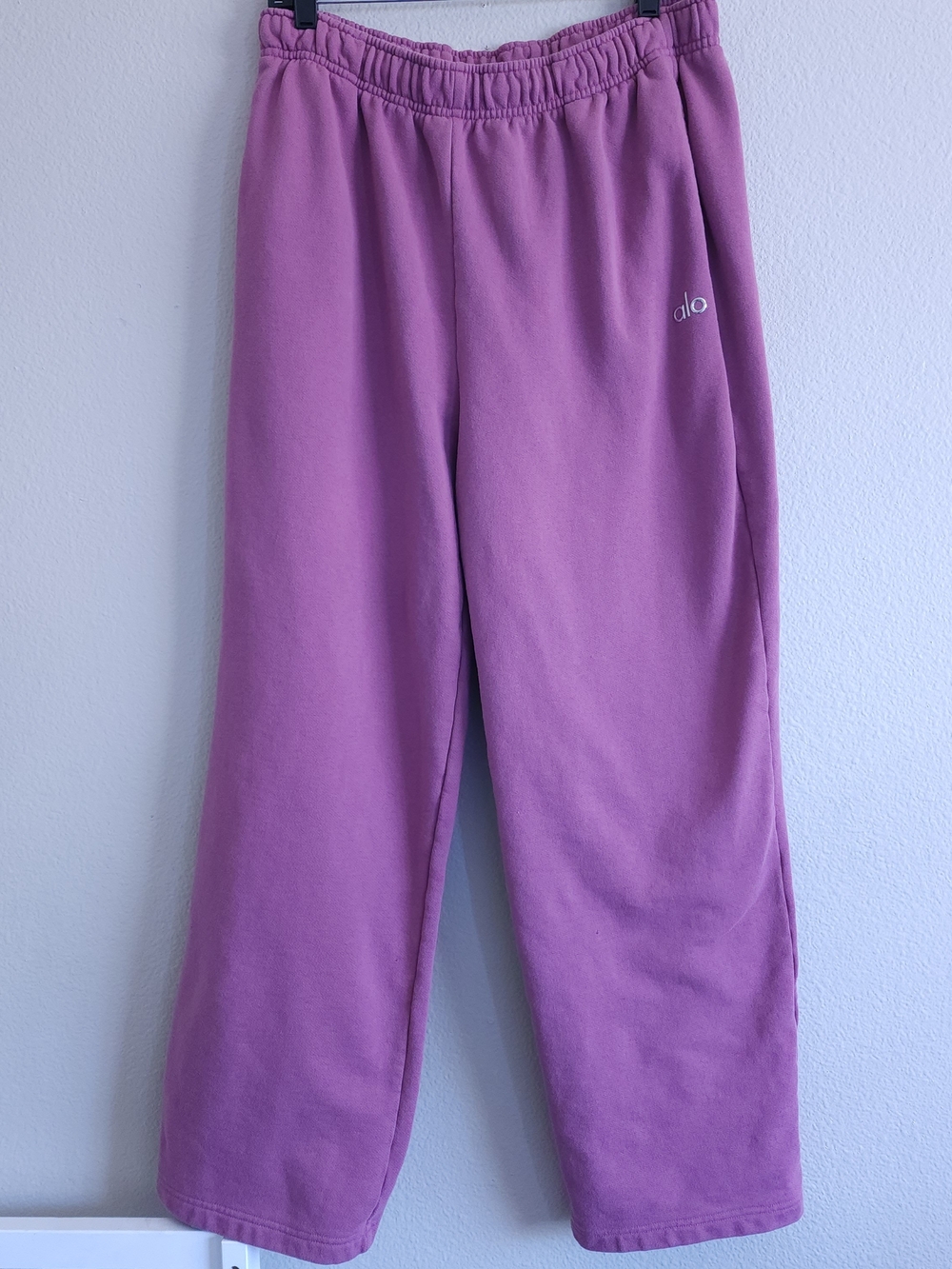 ALO Yoga Kids Lavender Sweatpants - Comfortable Pull-On Bottoms